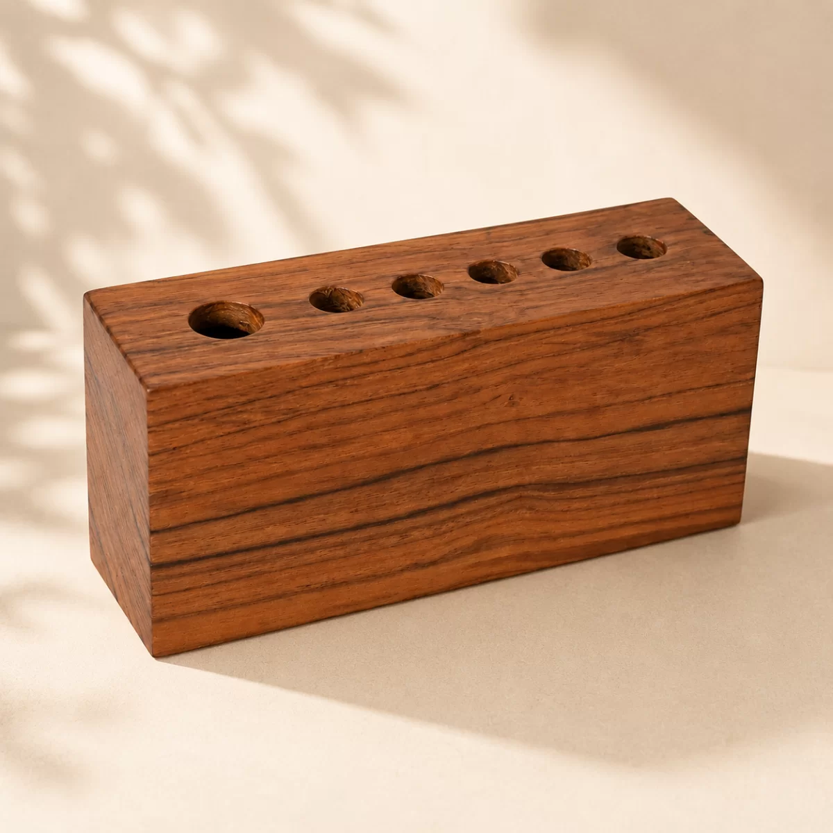 Linear Penholder