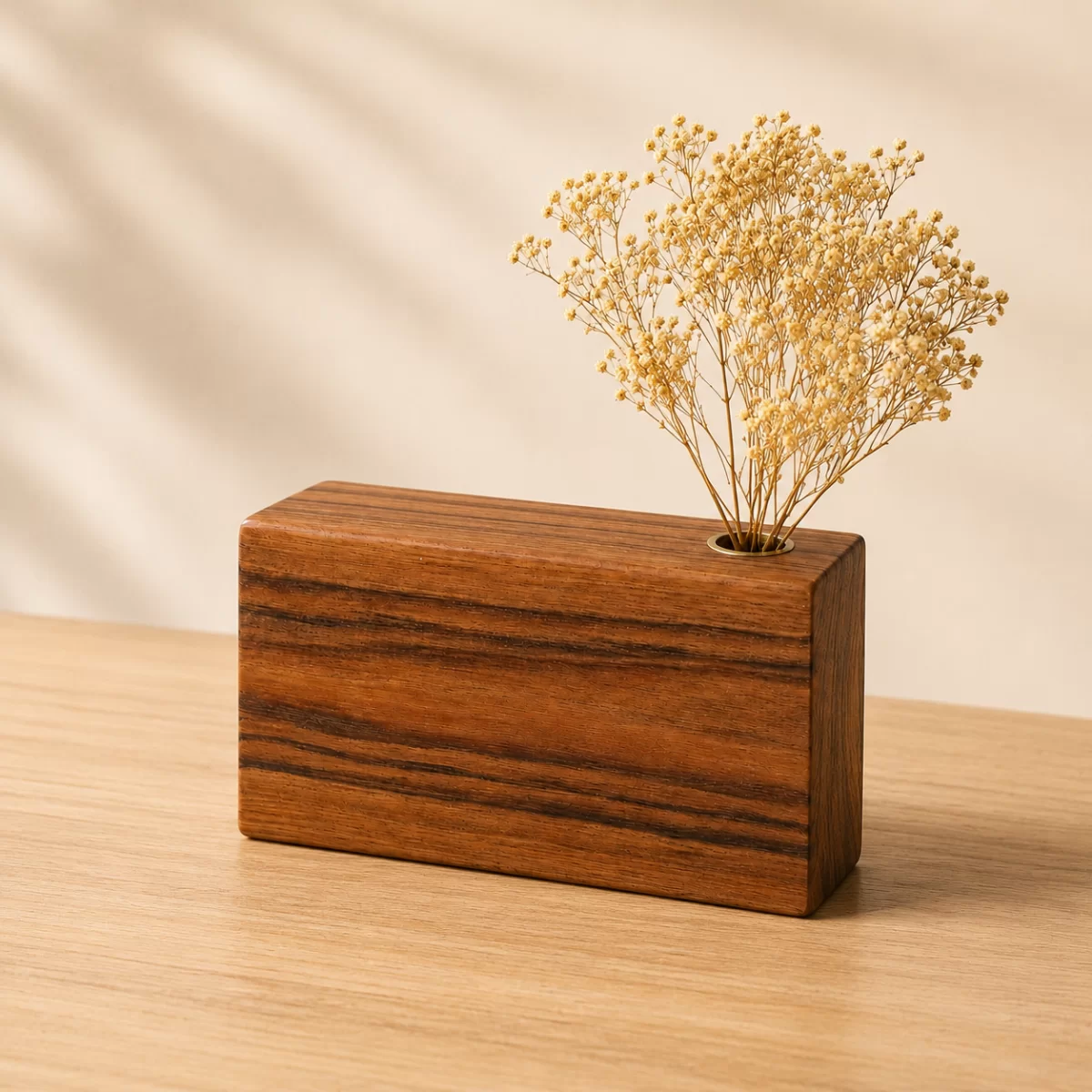 Mono Vase